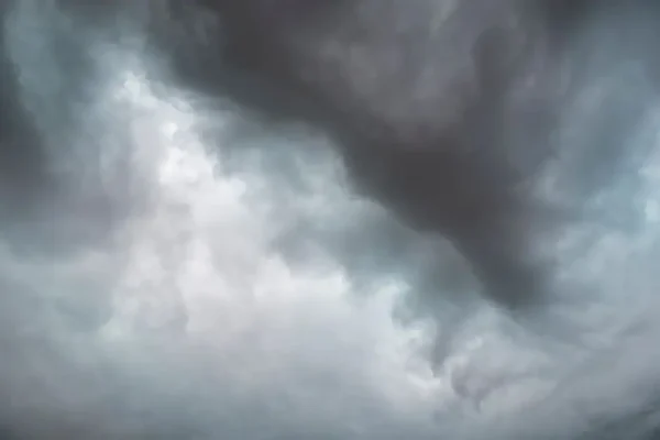 Ostrzeżenia meteorologiczne dla województwa kujawsko-pomorskiego: intensywne opady i burze