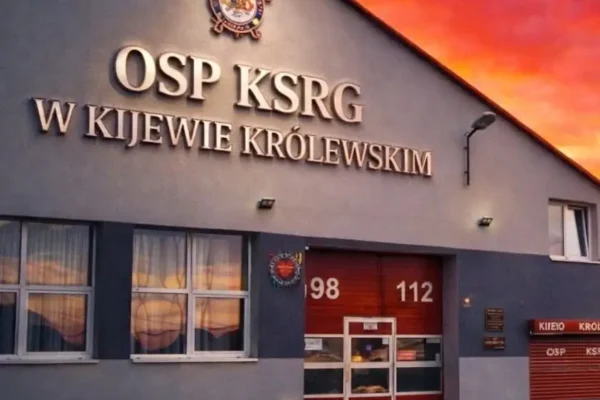Pożar przy ul. Pogodnej w Kijewie Królewskim — akcja strażaków OSP