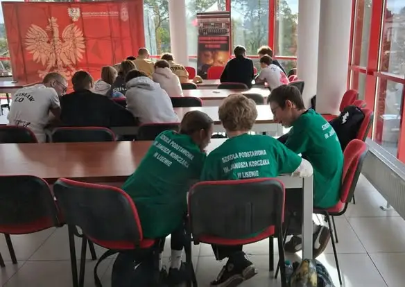 Uczniowie z gminy Lisewo na podium II Powiatowej Olimpiady Pierwszej Pomocy w Chełmnie